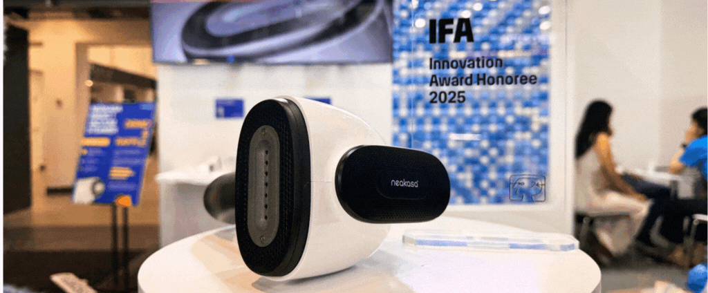 片手式吸着衣類スチーマー「Neakasa Magic 1」、IFA 2025