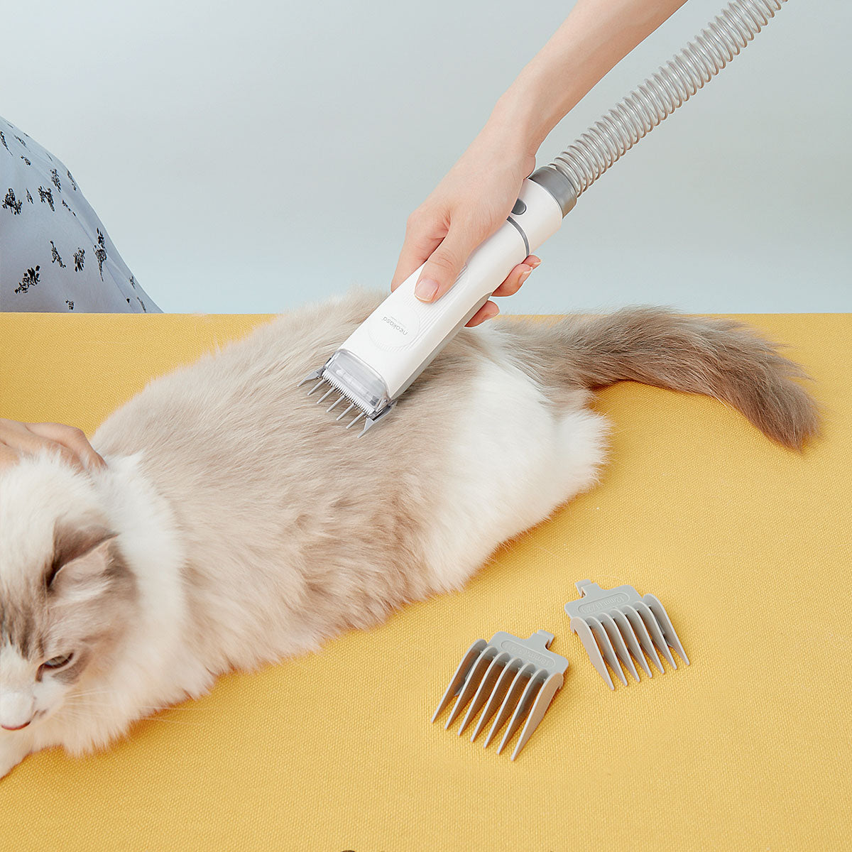 【多頭飼い・中大型にオススメ】ペットグルーミングセットP2 Pro 収納スタンド付き 2L大容量ダストカップ 騒音値52dB